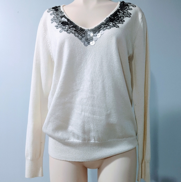 🎀| Laura | Sequin V Neck Sweater | XL - Picture 4 of 8